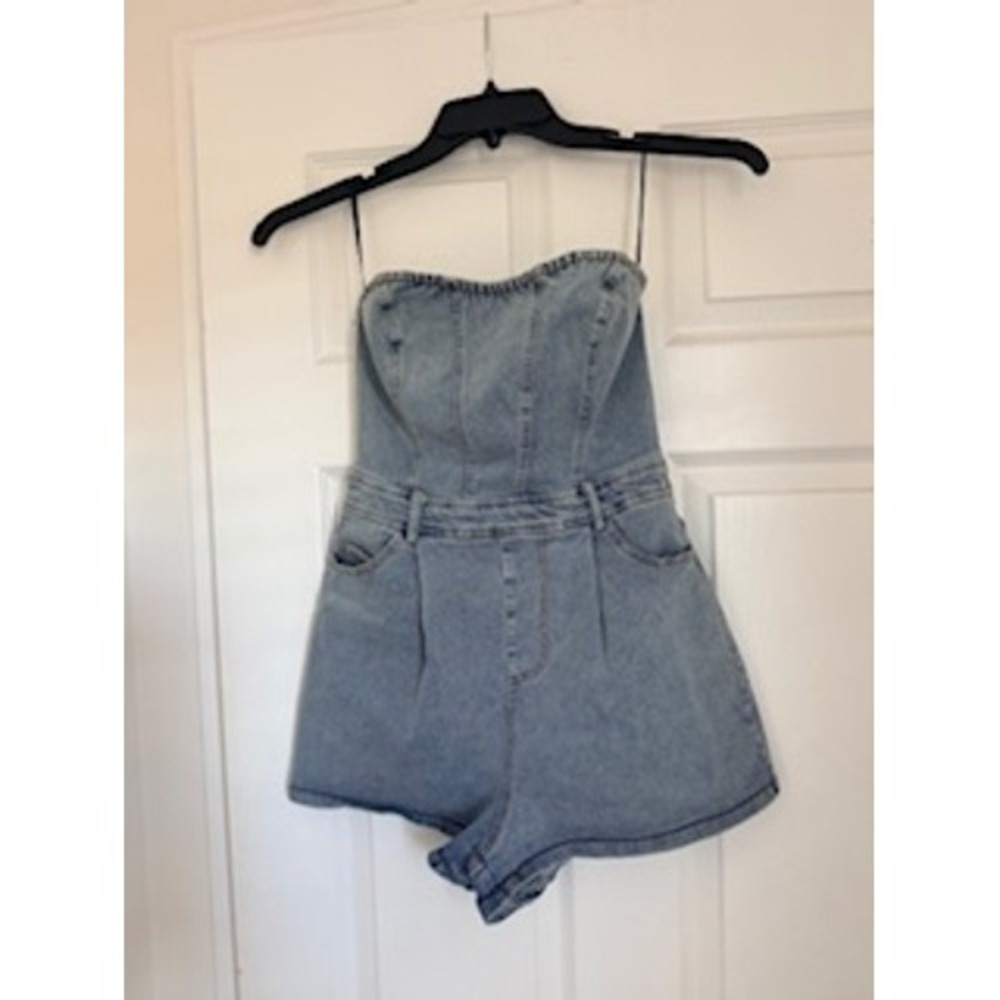 Pink Lily Denim Romper Womens Small Light Blue NWT Strapless Zipper Back Pocket